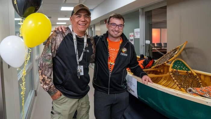Eddy Baxter et Joseph Willis travaillent au Matawa Education and Care Centre à Thunder Bay.