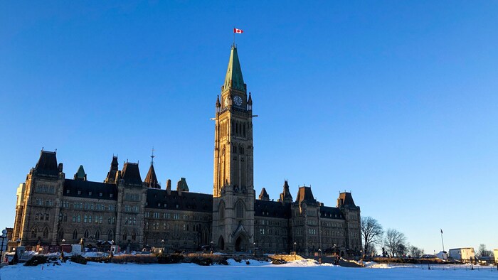L'édifice du Centre du Parlement, à Ottawa, en hiver.