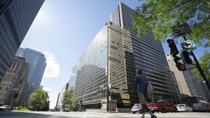 Des immeubles à bureaux du centre-ville de Montréal.
