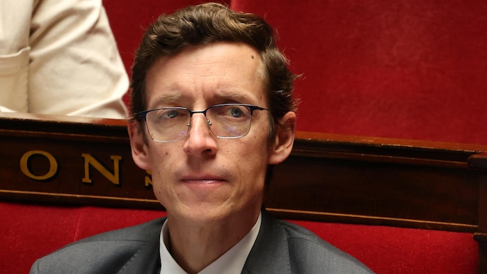 Édouard Geffray assiste à la période des questions à l'Assemblée nationale à Paris.
