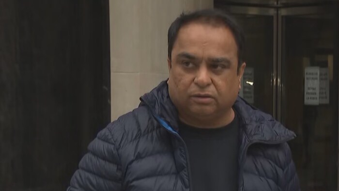 Jitesh Vasudev au micro.