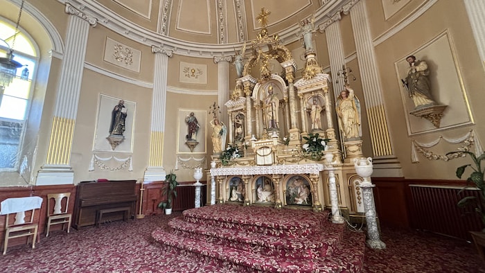 Le chœur de l'église Saint-Appolinaire.