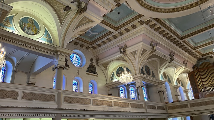 L'intérieur de l'église Saint-Joseph d'Alma. 