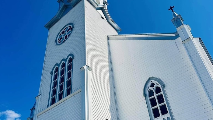 L'extérieur de l'église de Saint-Simon.