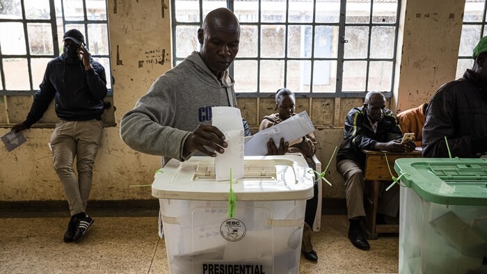 Un bureau de vote au Kenya.