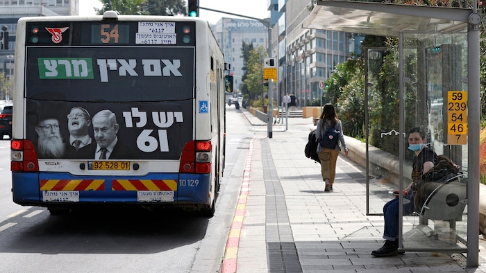 L'arrière d'un bus