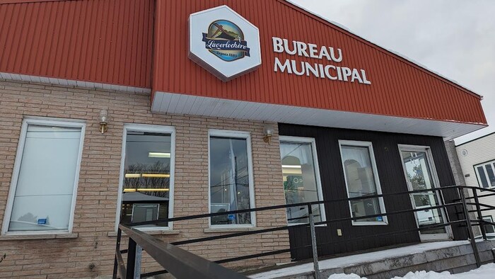 Après la tutelle, trois candidats briguent la mairie de Laverlochère