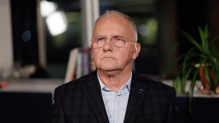 Le politologue Roger Ouellette