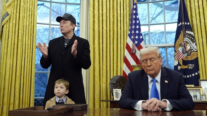 Elon Musk, son fils et Donald Trump dans le bureau ovale.