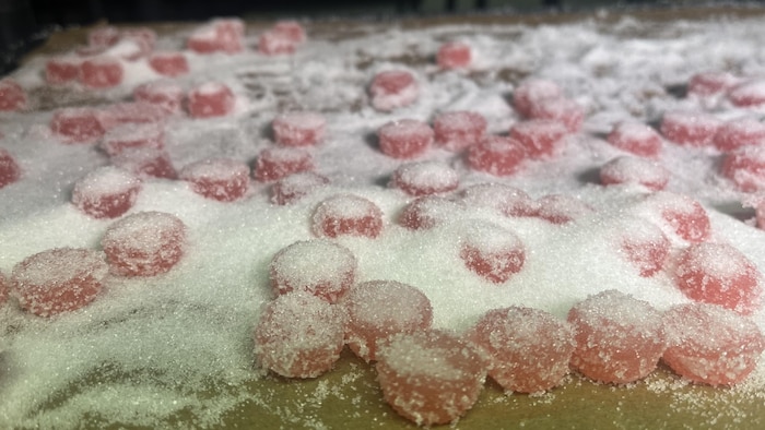 Des bonbons.