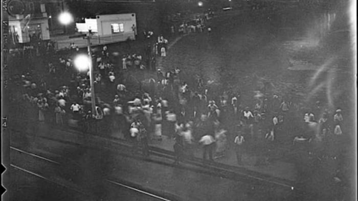 Une vieille photo des événements.