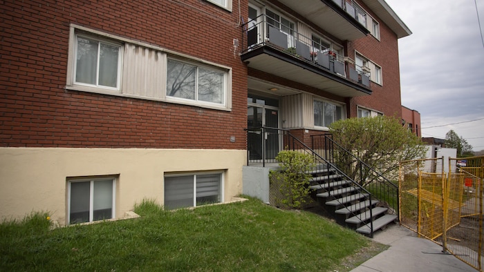 La façade du 2655, rue Moreau, à Montréal.