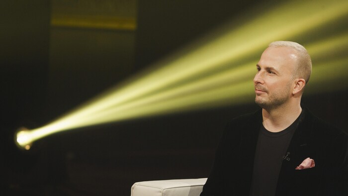 Portrait de Yannick Nézet-Séguin sur le plateau