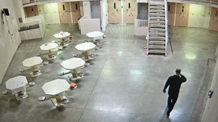 Une capture d'écran d'une vidéo de caméra de surveillance à Maplehurst.