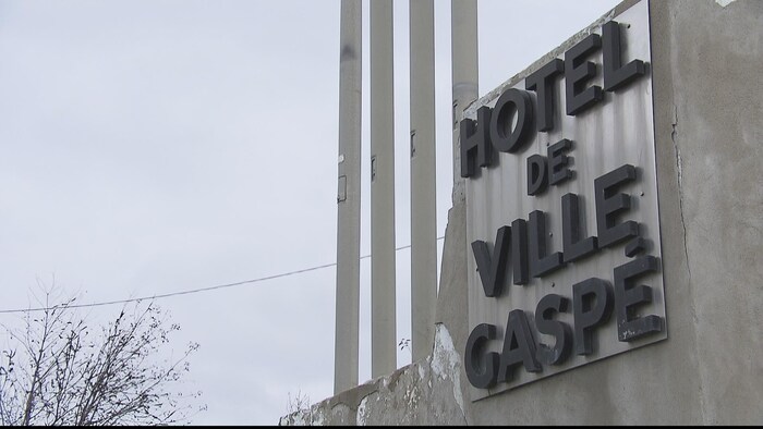 Enseigne de l'Hotel de ville de Gaspé.