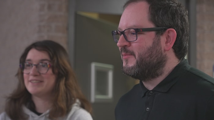 Geneviève Breton et Mathieu Bérubé-Lemay lors d'une entrevue.