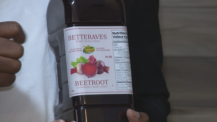 Une bouteille de jus.