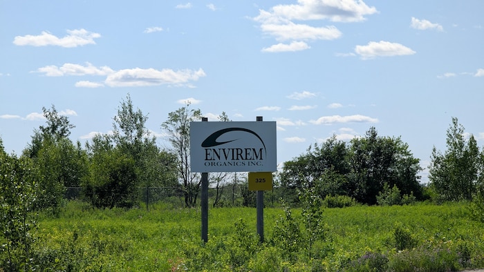 Une enseigne d'Envirem Organics.