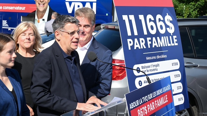 Éric Duhaime s'exprime en point de presse.