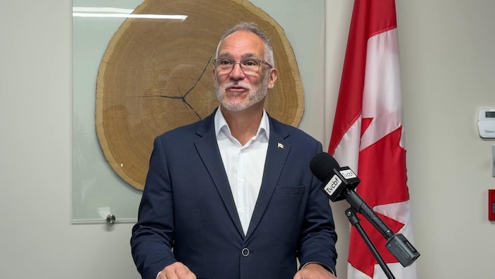 Le député fédéral conservateur de Richmond-Arthabaska, Eric Lefebvre, a pris la parole. 