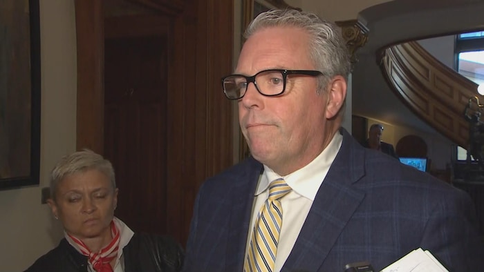 Le ministre des Finances du Nouveau-Brunswick Ernie Steeves, en entrevue.
