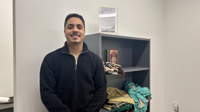 Portrait d'El Houssine Rjafallah, étudiant en techniques agricoles.

