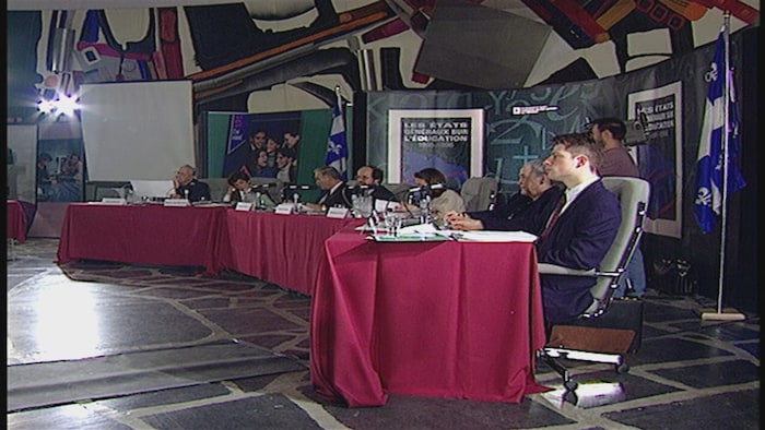 Les audiences des états généraux sur l'éducation de 1995 débutent à Jonquière.