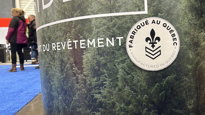 Une étiquette fabriqué au Québec. 