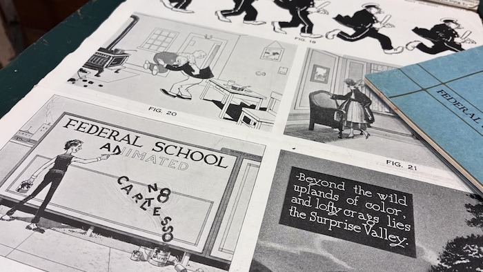 Une planche de bande dessinée en noir et blanc.