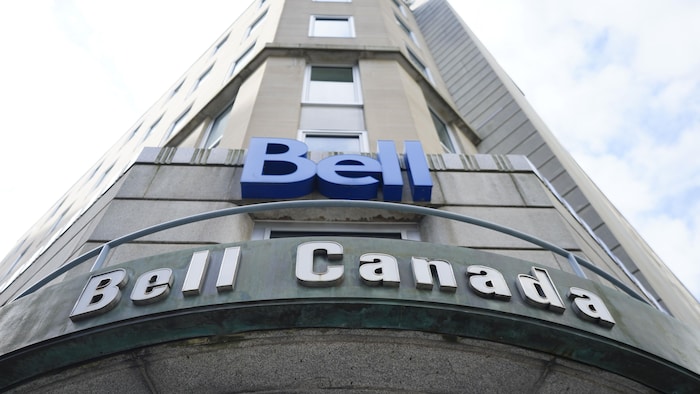 Façade d'un immeuble de Bell Canada.