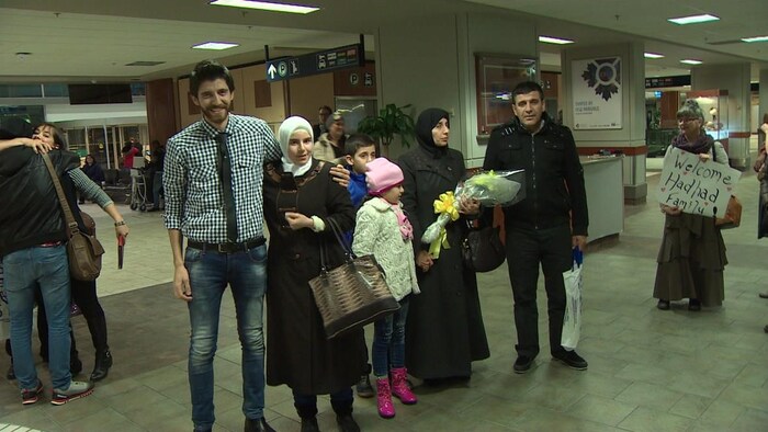 La famille Hadhad à l'aéroport