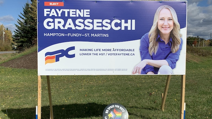 Une pancarte de Faytene Grasseschi. 