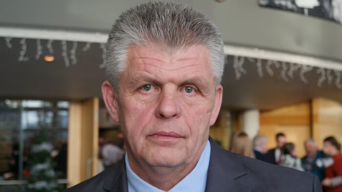 Un portrait de Jay Macdonald.