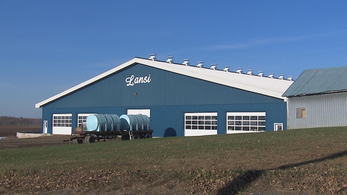 La plus grande ferme laitière du Québec veut deux fois plus de vaches