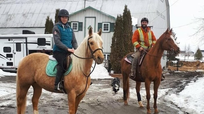 Lisa Ouellette à cheval.