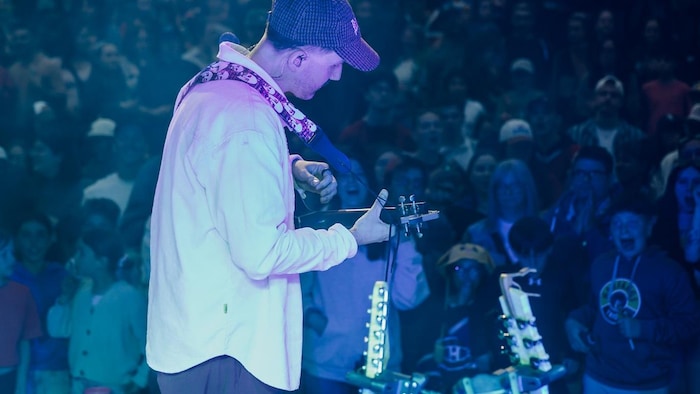 Jay Scøtt, en spectacle sur la scène du Festibière.
