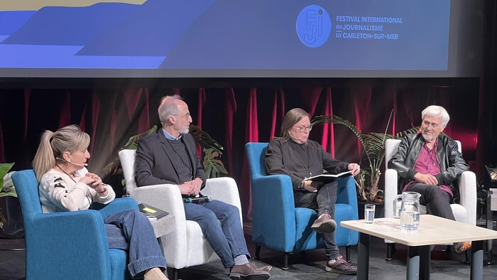 Les quatre panélistes : Marie-Claude Lortie, Antoine Robitaille, Valérie Gaudeau et Pierre Sormany.