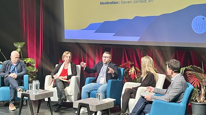 Panel de la rencontre sur Informer à l'heure de la post-vérité