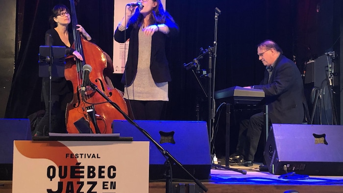 Un groupe musical lors du lancement du Festival Québec jazz en juin