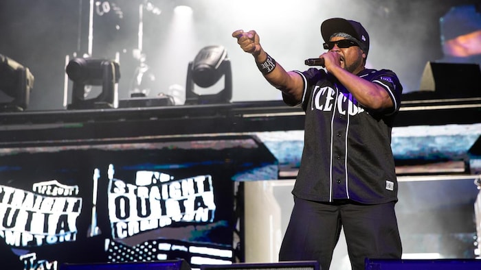 Ice Cube sur scène.