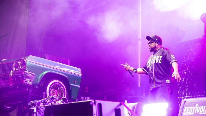 Ice cube sur scène.