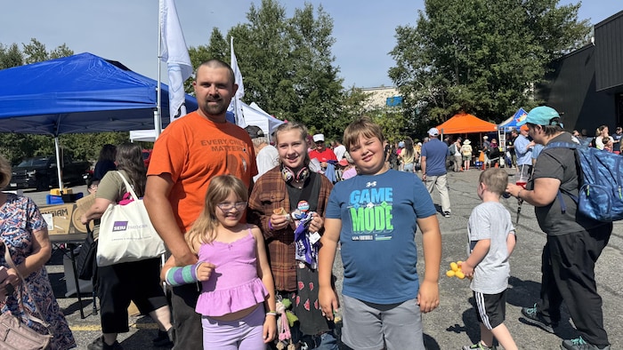 Thomas Kozak et ses enfants à la fête du Travail.