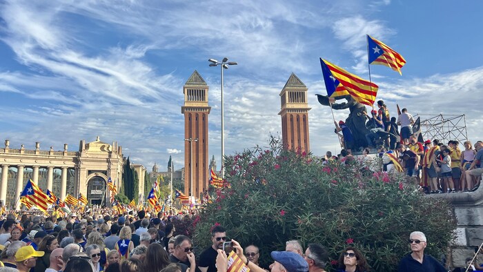 Des manifestants à Barcelone dans le cadre de la Fête nationale de la Catalogne.