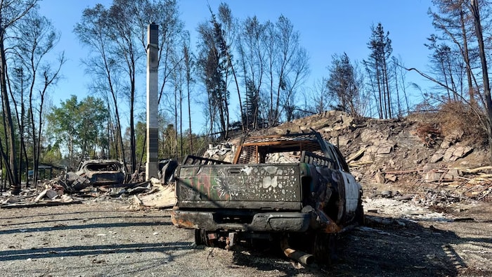 “The loss is devastating”: Hard return for victims of fires in Denare Beach “The loss is devastating”: Hard return for victims of fires in Denare Beach