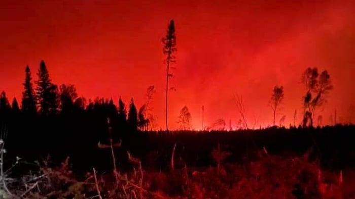 Un feu de forêt près de Matchi-Manitou, dans le secteur de Senneterre.