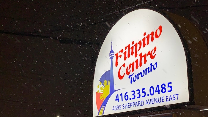 Signage ng The Filipino Centre sa Toronto.