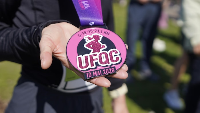 Une médaille.
