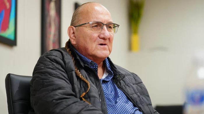Le chef de la Nation crie de Fisher River David Crate.