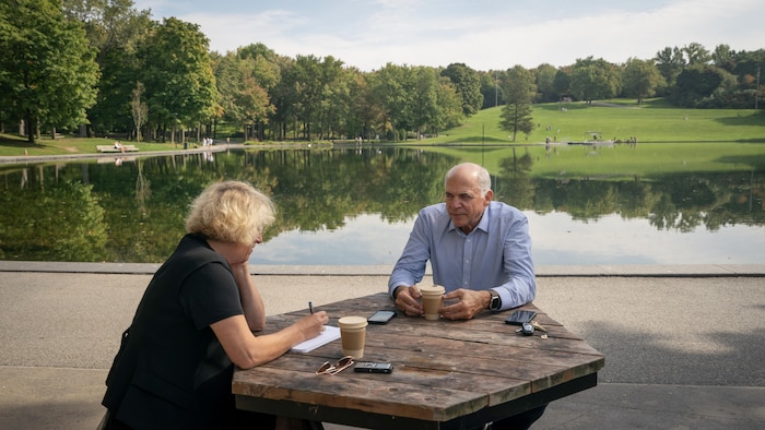 L'ex-ministre de l'Économie, de l'Innovation et de l'Énergie s'est entretenu avec reportere sur le mont Royal.