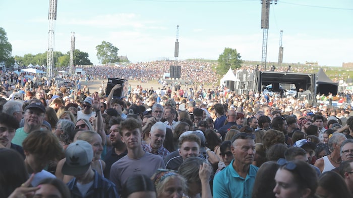 La foule de festivaliers sur les plaines d'Abraham